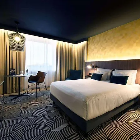 Mercure Centre Gare Hotel 4*