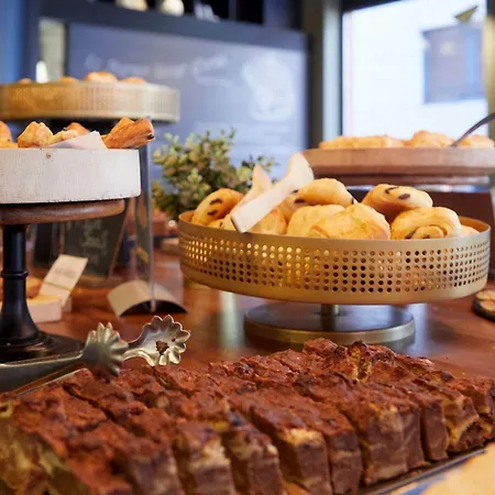 Mercure Centre Gare Hotel 4*
