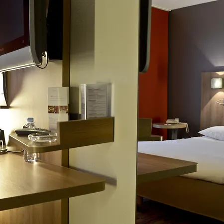 Mercure Centre Gare מלון