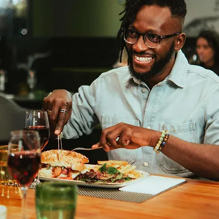 Mercure Centre Gare מלון 4*