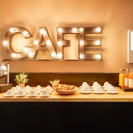 Mercure Centre Gare 4* אראס