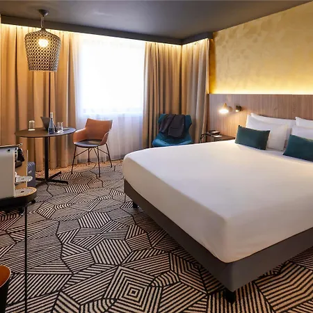 Mercure Centre Gare מלון 4*